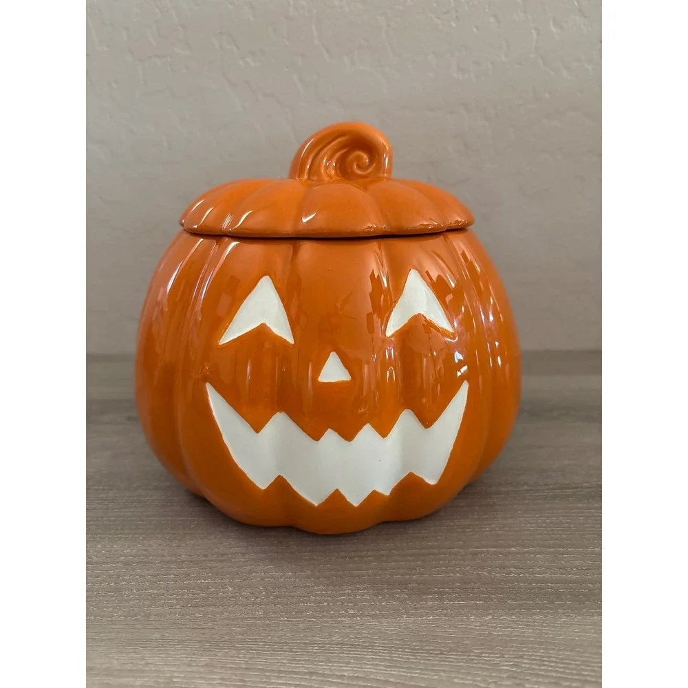 Certified International Scaredy Cat Pumpkin 3D Ceramic Treat Cookie Jar Orange